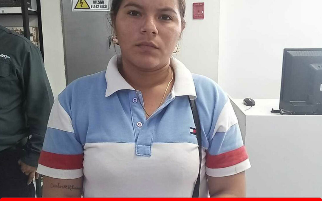ANYI DEL CARMEN GIL AZUAJE